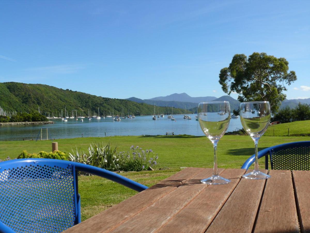 B&B Picton - Bay Vista Waterfront Motel - Bed and Breakfast Picton