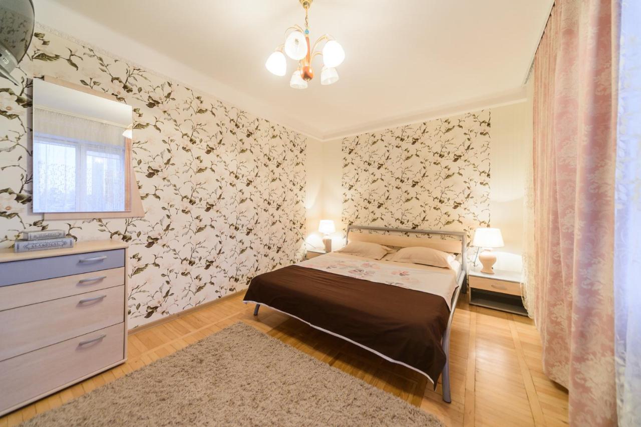 B&B Kiev - Apartment on Lesi Ukrainky Blvd - Bed and Breakfast Kiev