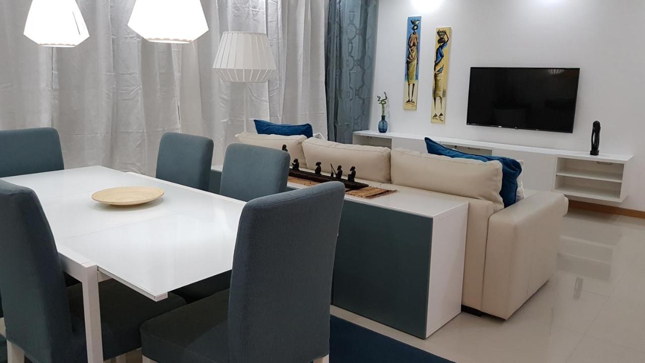 B&B Praia - Elegant Modern Blue Apartment - Bed and Breakfast Praia