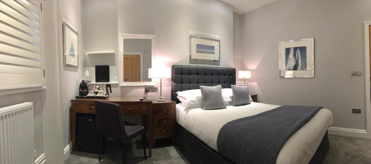 Petite Chambre Lit King-Size - Vue sur Mer