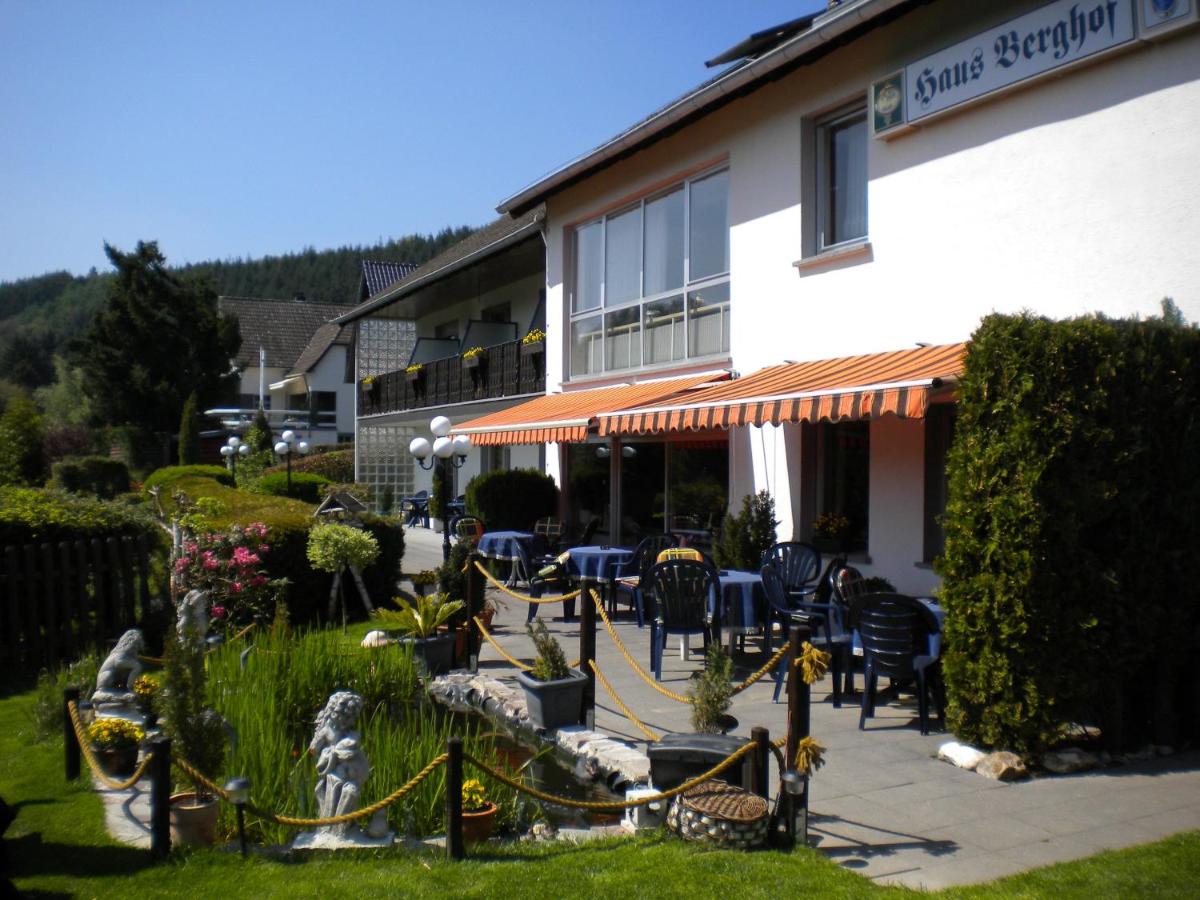 B&B Hellenthal - Hotel Pension Haus Berghof - Bed and Breakfast Hellenthal