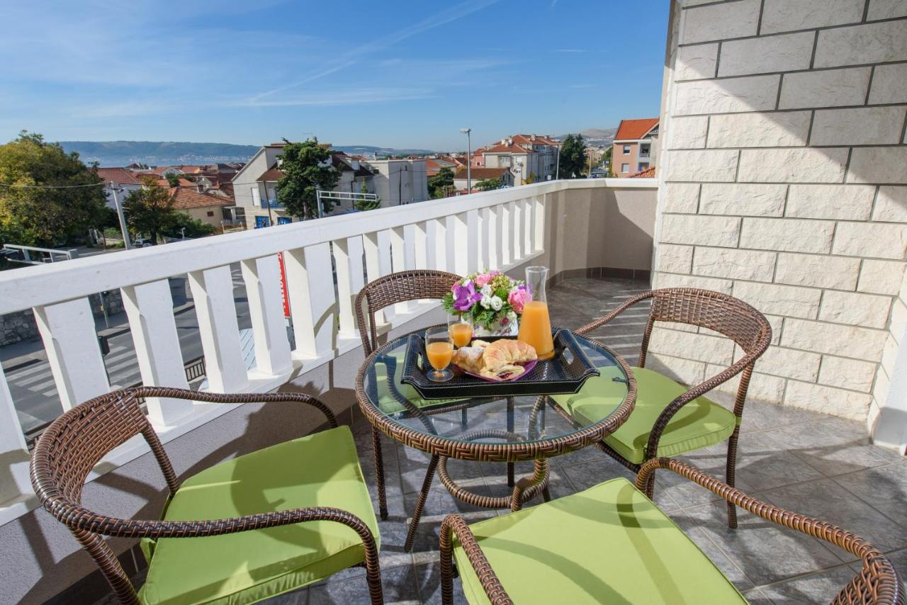 Apartments Lovric with sea view - B&B Kutleše