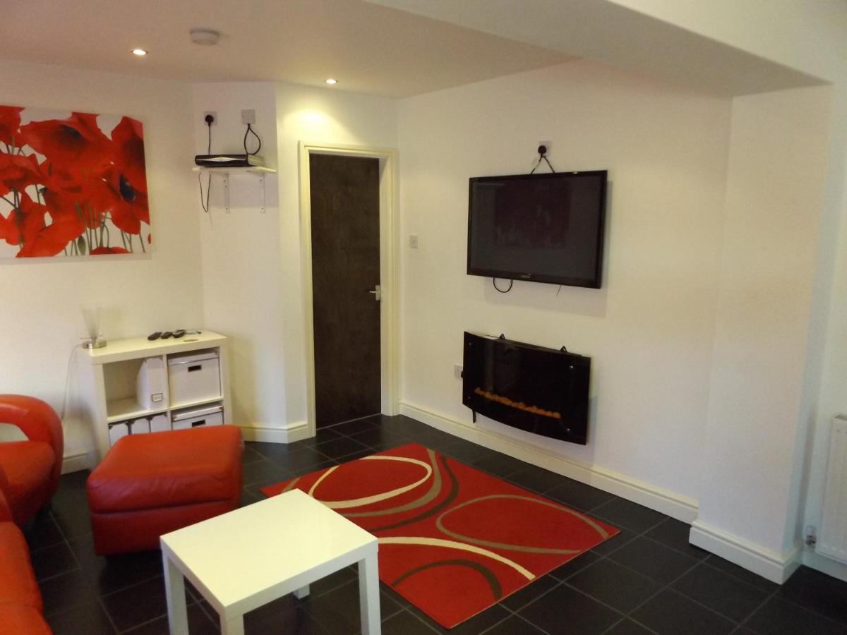 Apartment ( Red)
