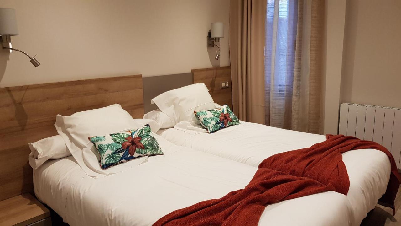 Chambre Lits Jumeaux avec Salle de Bains Privative