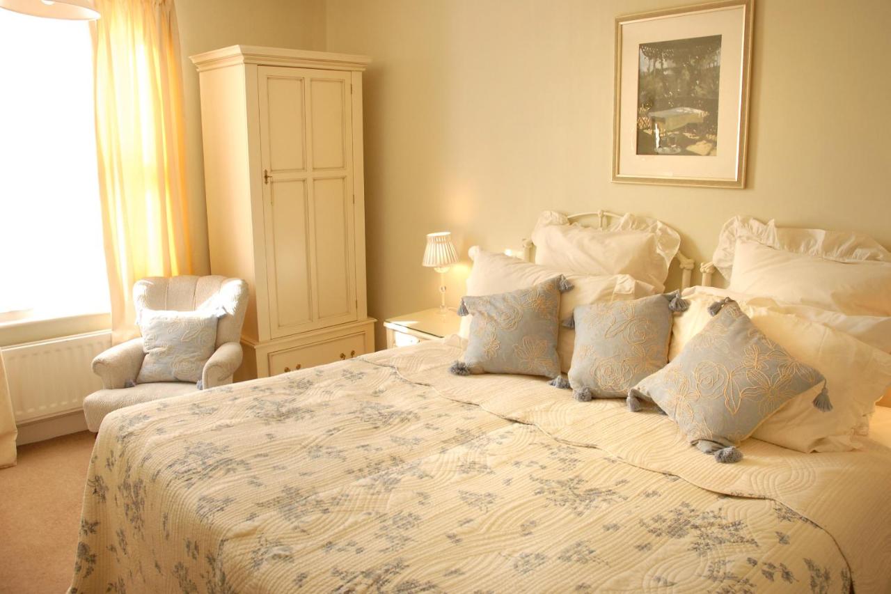 Double or Twin Room with Private External Bathroom