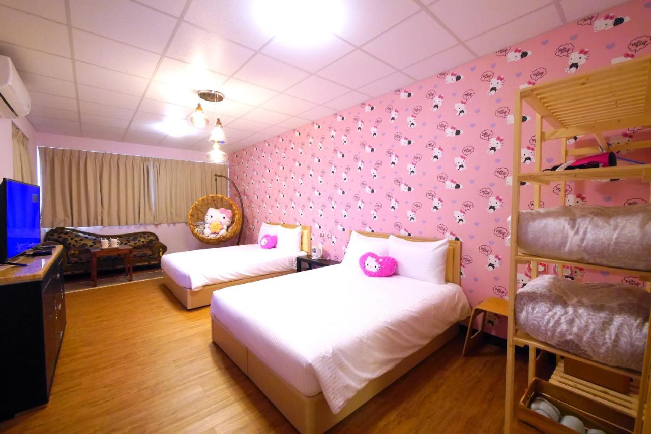 Vierbettzimmer mit Dusche