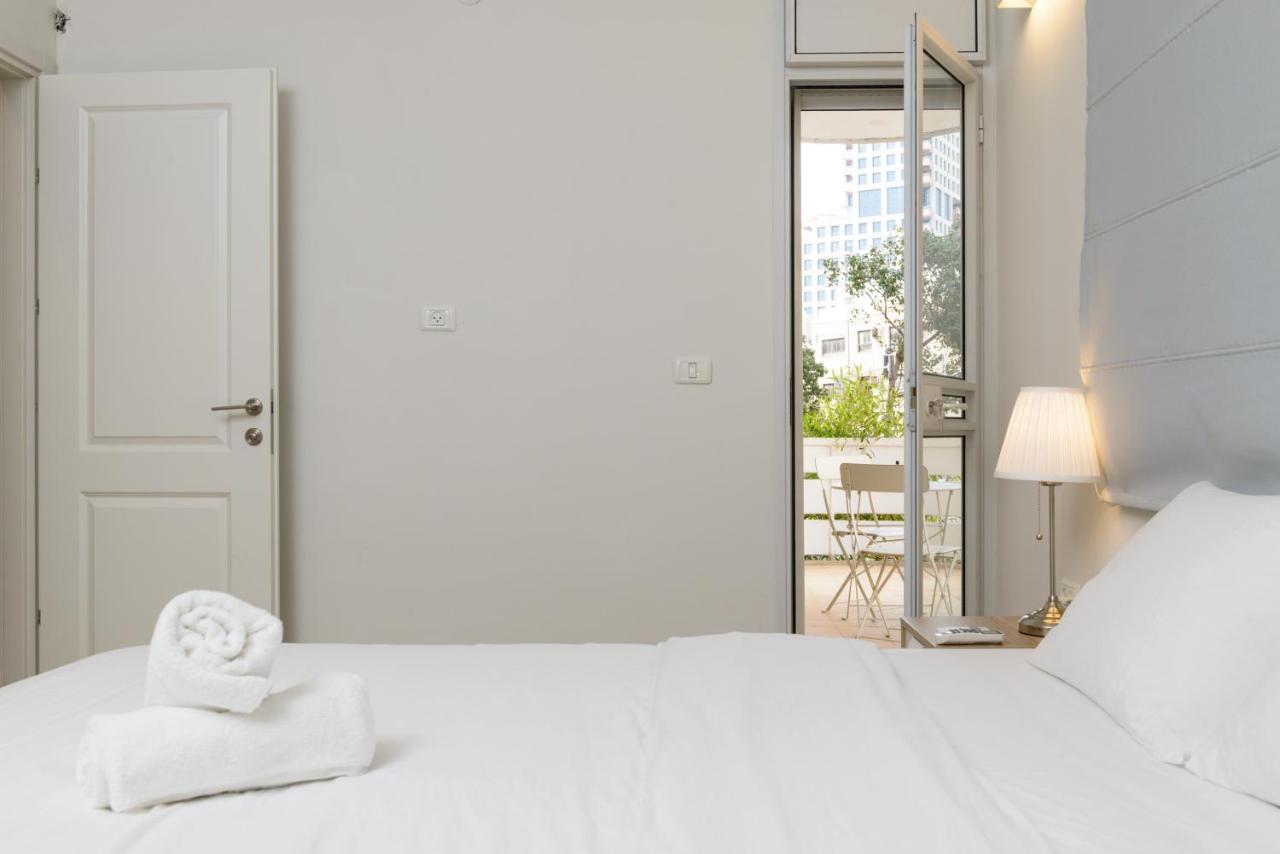 Two-Bedroom Apartment with Balcony - 14 Idelson street