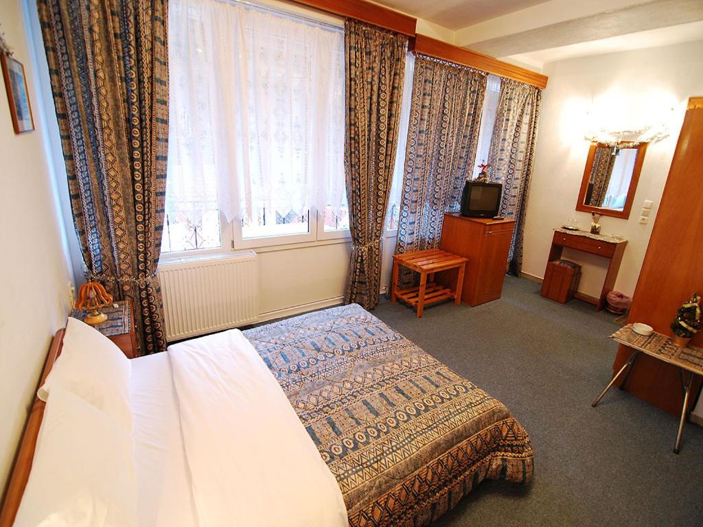 Double or Twin Room - Late check out