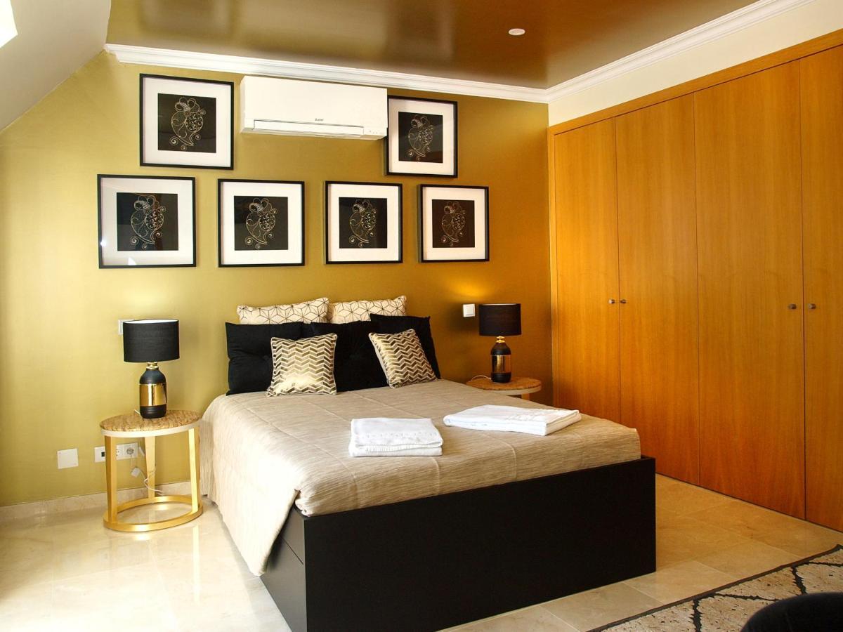 Deluxe Apartment - Portuguese Traditions