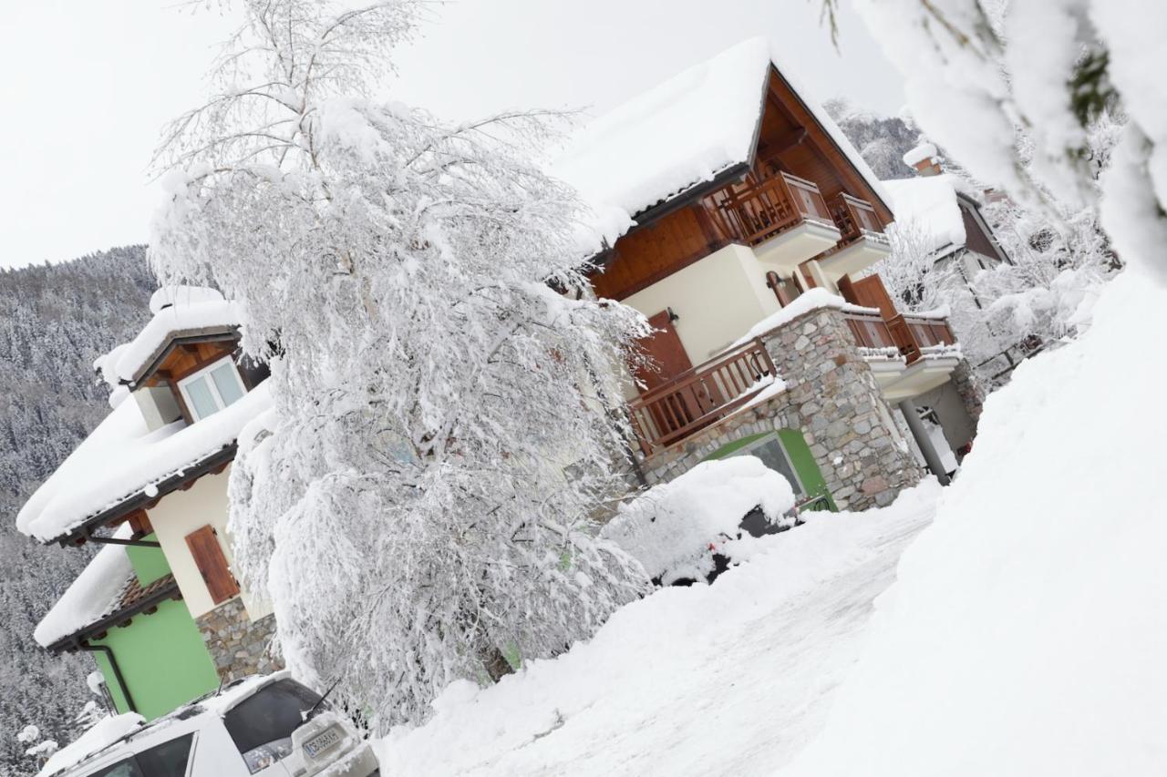 Apartment mit Balkon