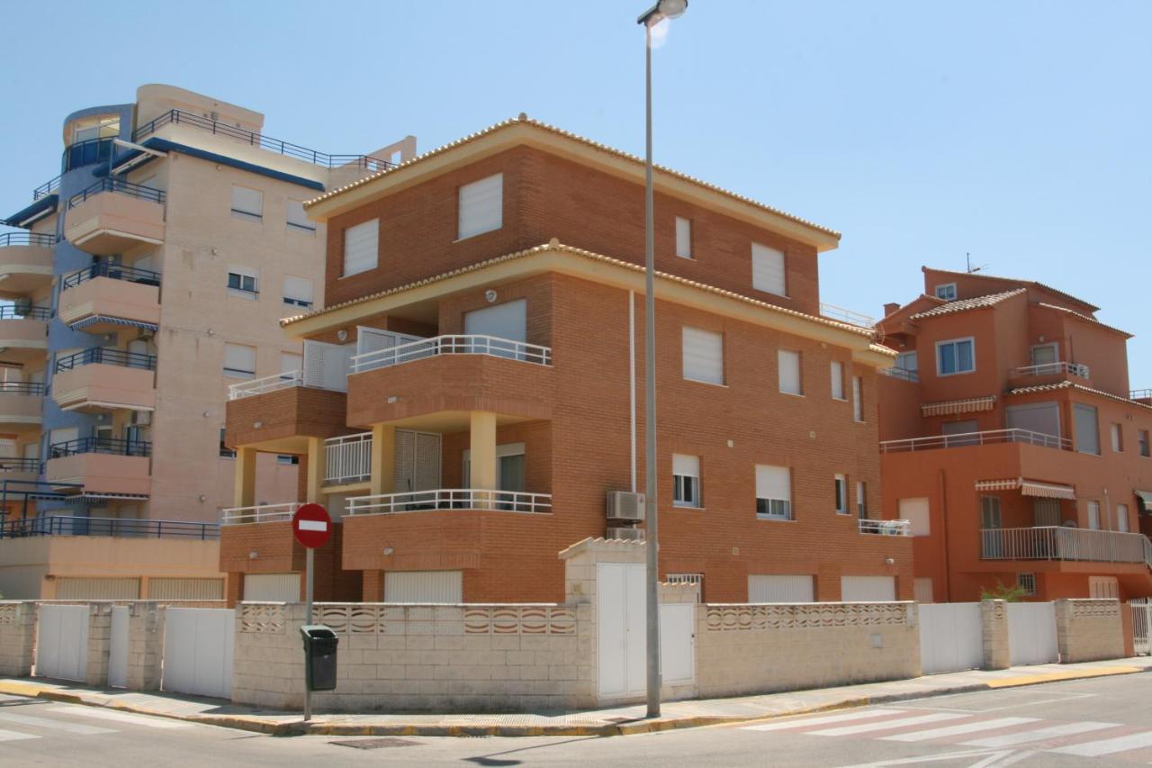 OLIVA HOLIDAYS 2 - Bed and Breakfast