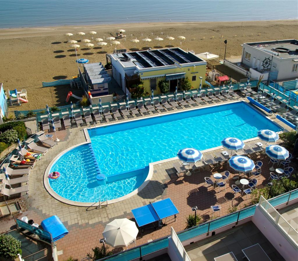 Strand Lungomare Apartment - Bed and Breakfast