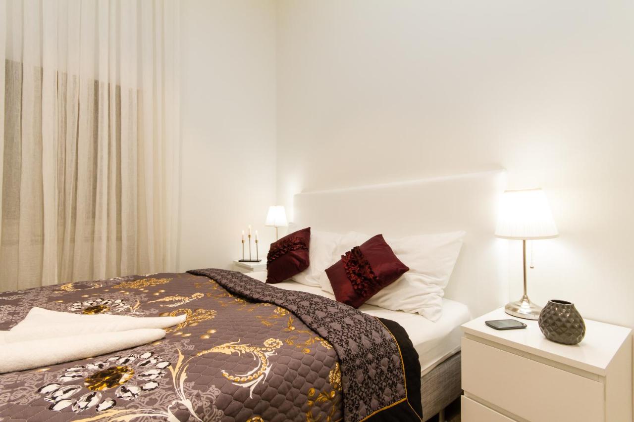 Apartment mit 5 Schlafzimmern und Balkon