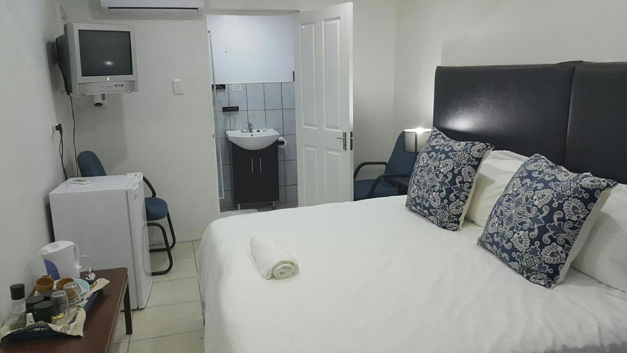 Double or Twin Room with Private Bathroom