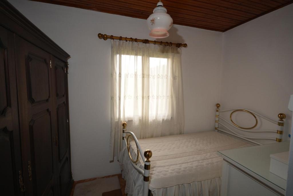 Deluxe Room (2 Adults + 1 Child)