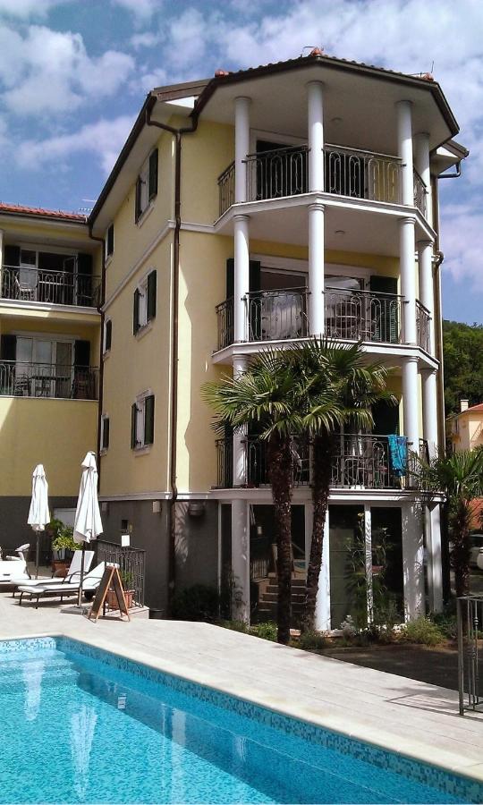 Apartment Villa Maria 10 with swimming pool - B&B