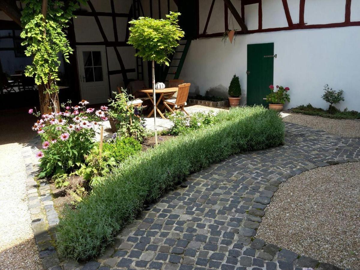 B&B Sinzig - Ferienhaus-Loehndorf - Bed and Breakfast Sinzig