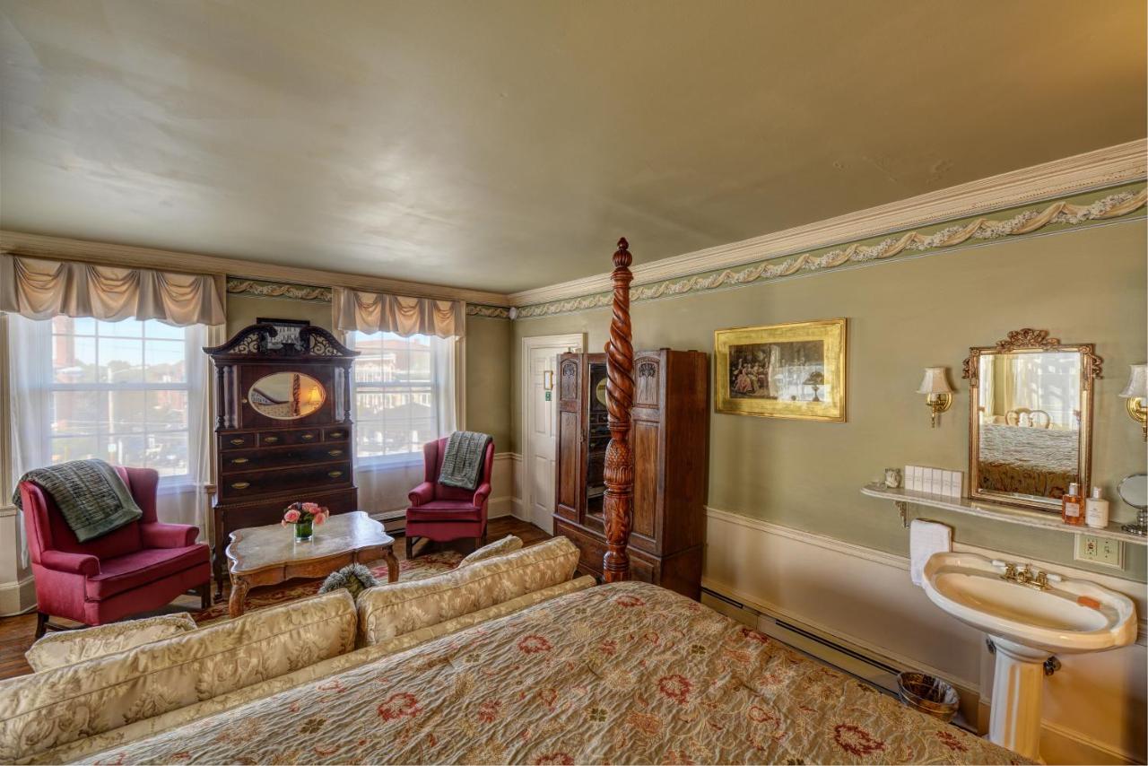 Phillips Suite