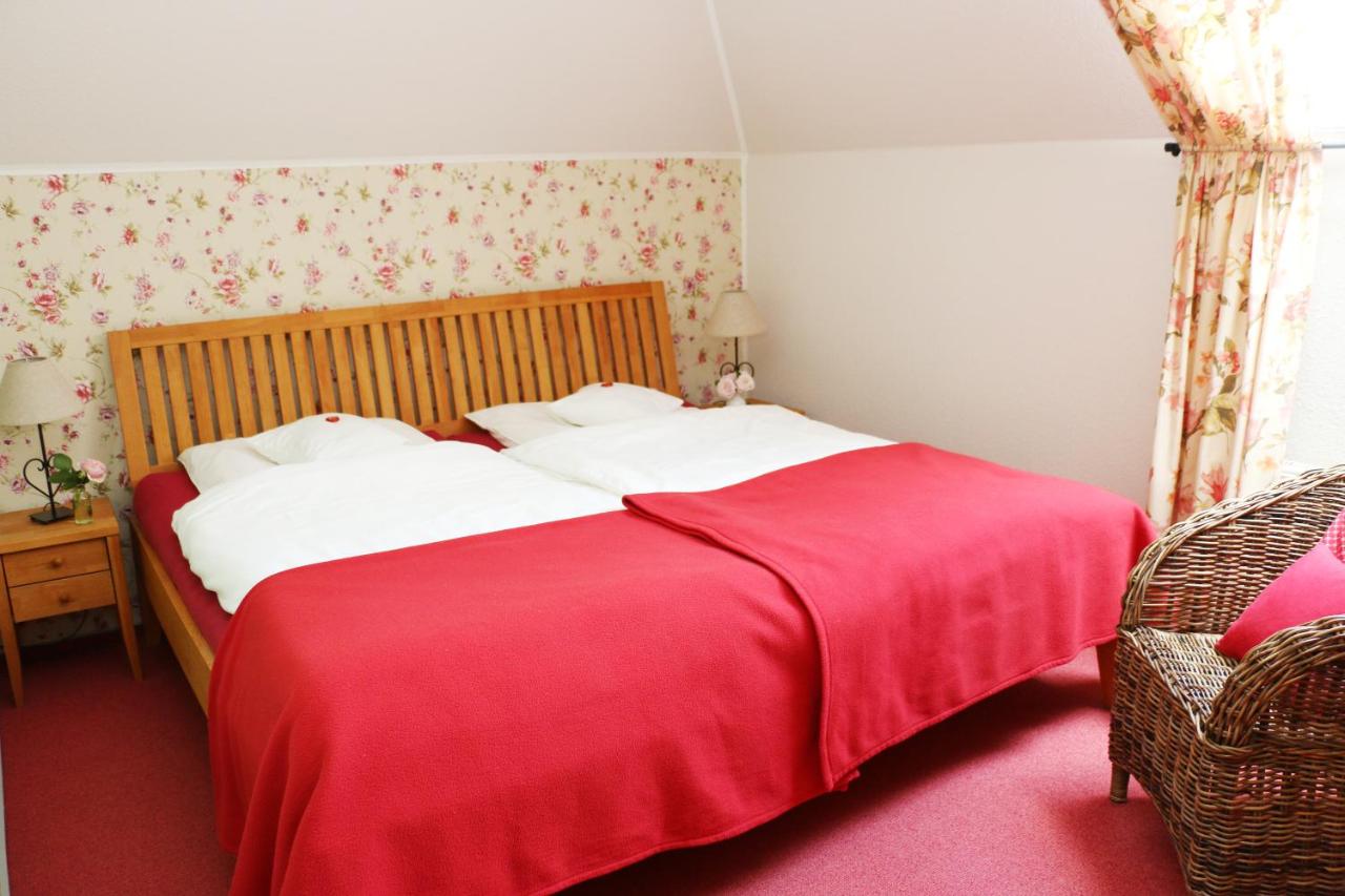 Large Comfort Two-Bedroom Apartment