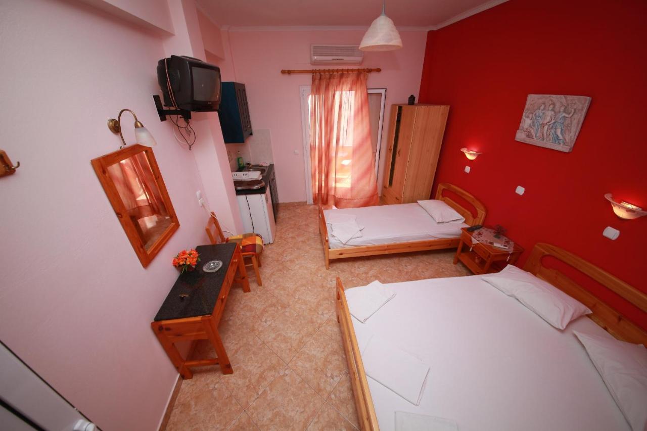 Studio (3 Adults)