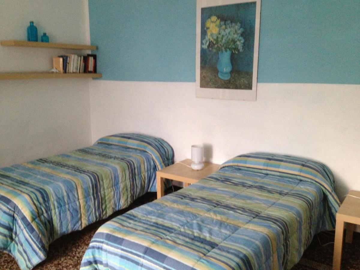 Basic Triple Room with Shared Bathroom