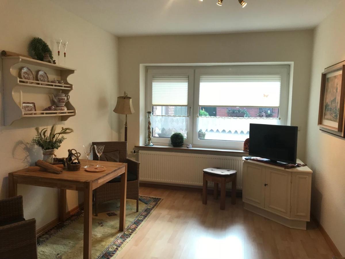 B&B Hage - Ferienwohnung Hage - Bed and Breakfast Hage