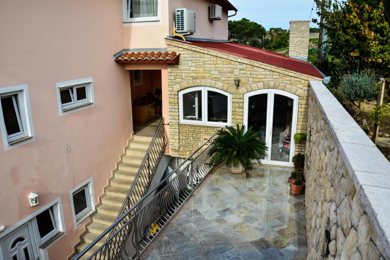 Apartments Toska - Ferienwohnung Rab