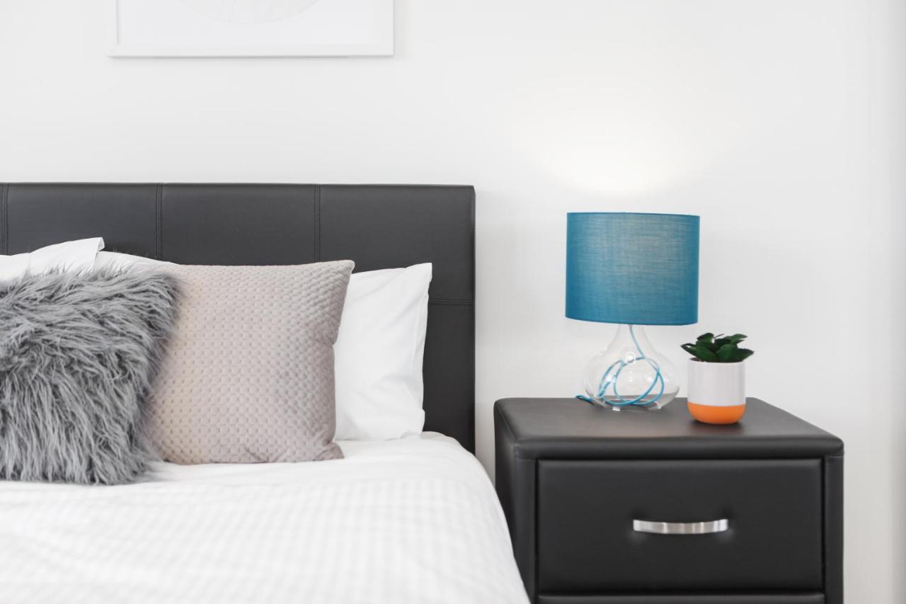 Ilixir Apartments by Ready Set Host - B&B