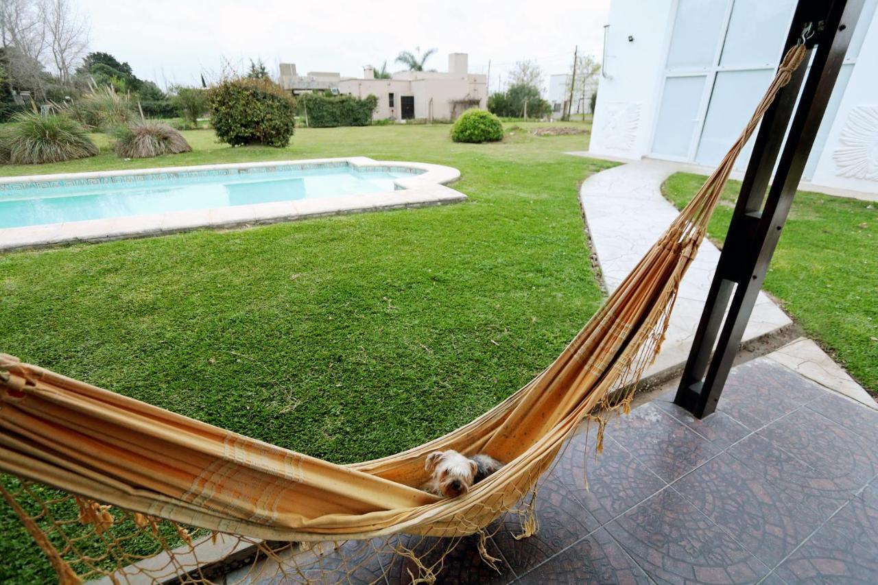 Hermosa Casa con Pileta Roldán Funes Rosario - Chambres d'hôtes Roldán