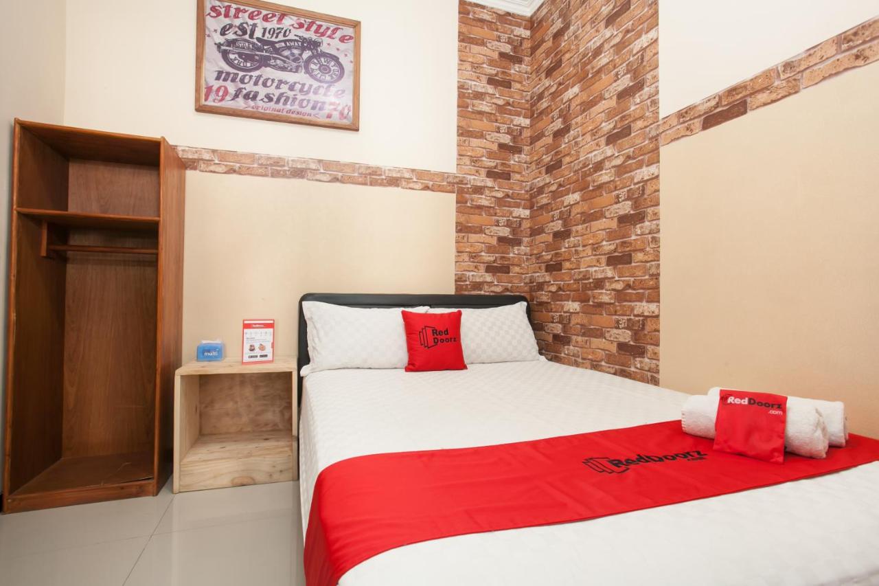 B&B Malang - RedDoorz At Omah Wetan Sawojajar Malang - Bed and Breakfast Malang