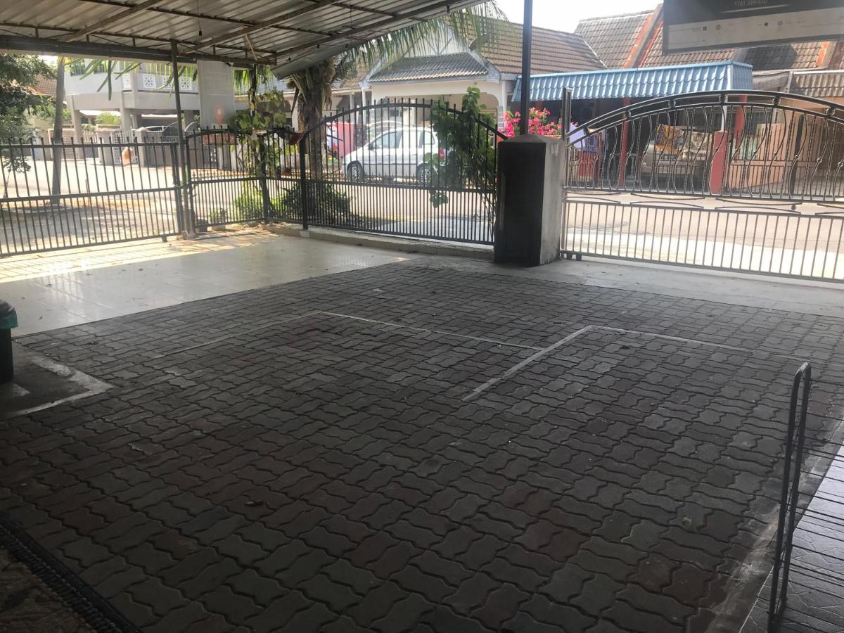 Roomstay Kuala Nerus Gated Parking - 6m to Beach & 15m to Drawbridge - Ferienwohnung Kuala Terengganu