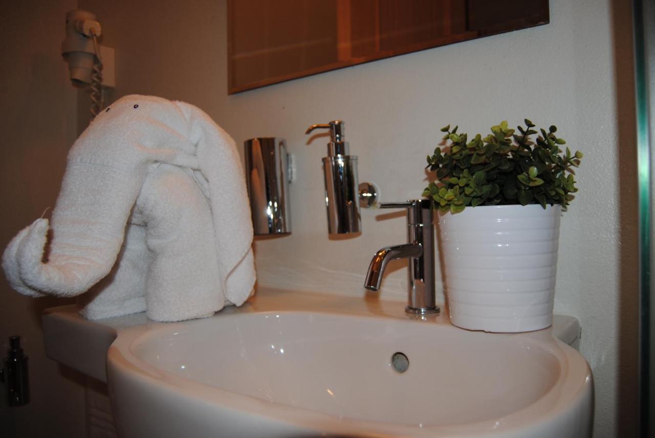 Camera Doppia con Letti Singoli con Bagno Privato Esterno 