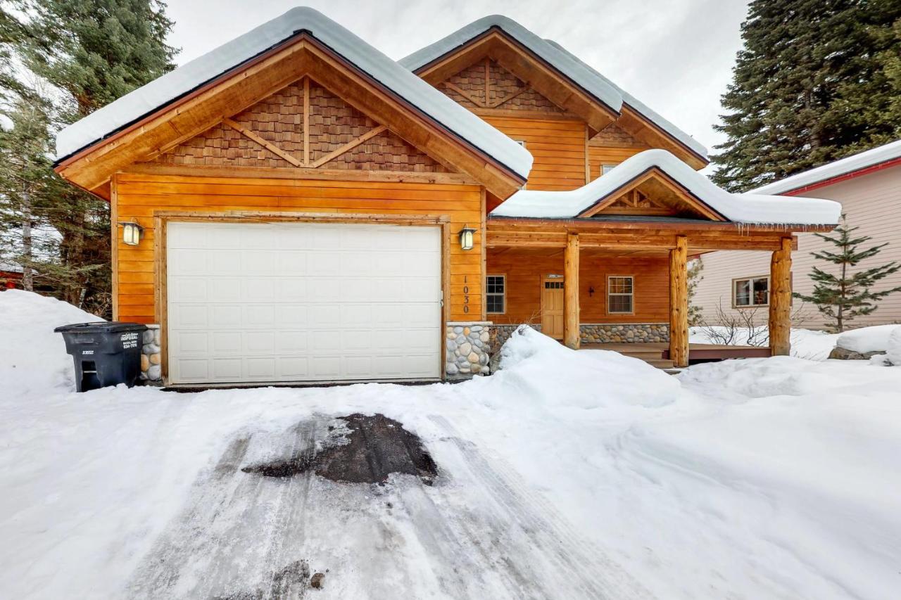 Northern Moose Lodge - B&B McCall
