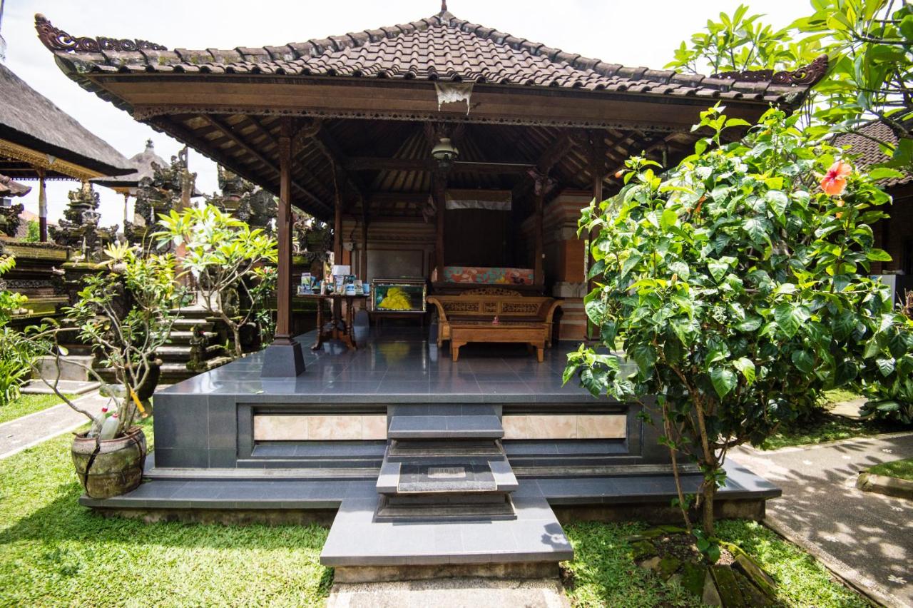 Tunjung Guest House - B&B