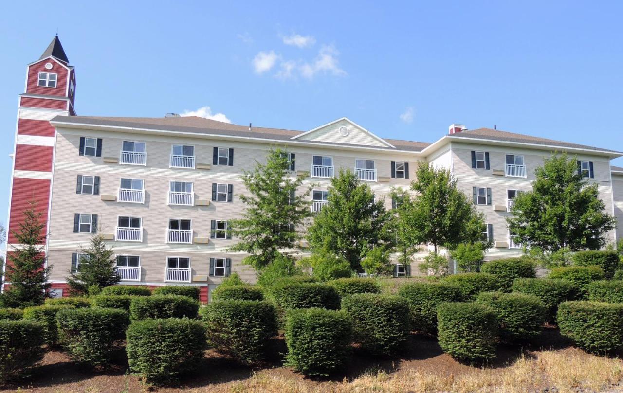 Berkshire Mountain Lodge - B&B