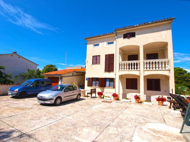 Apartments Vesna 718 - B&B