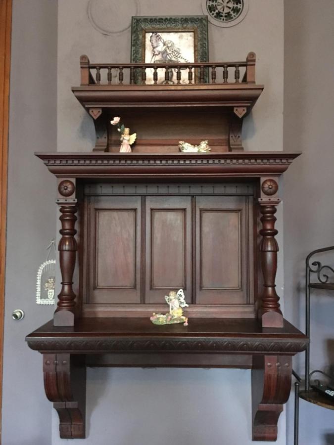 Barrett-Browning Room