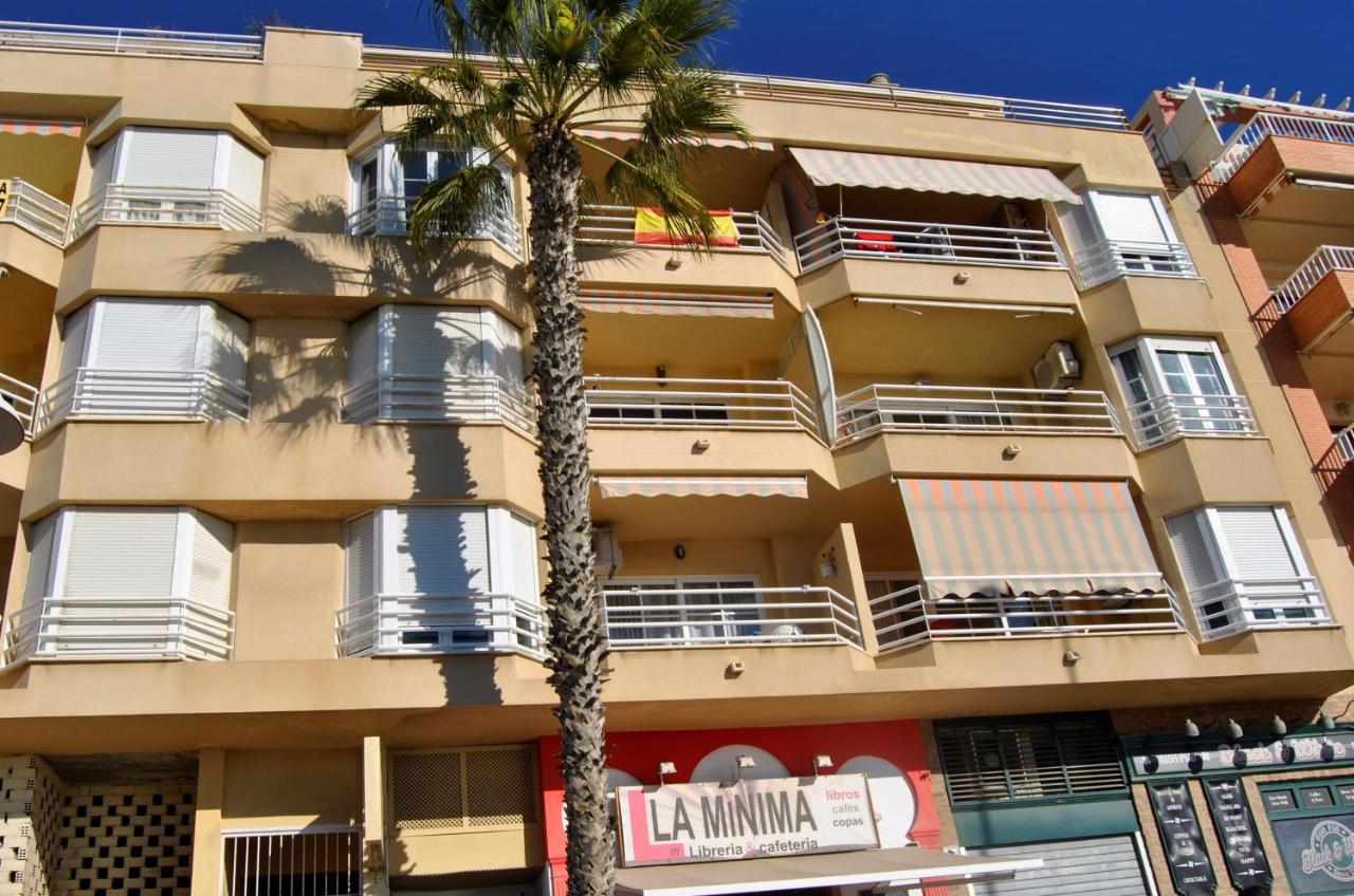 APARTAMENTO FRENTE AL MAR,PRIMERA LINEA DE PLAYA - Bed and Breakfast