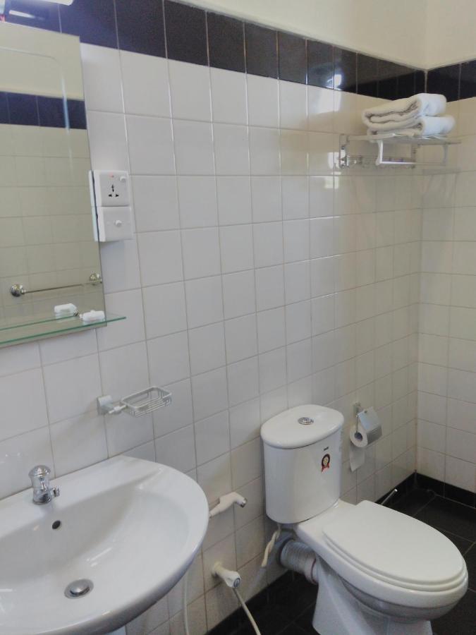 The Rock House - B&B Katunayaka