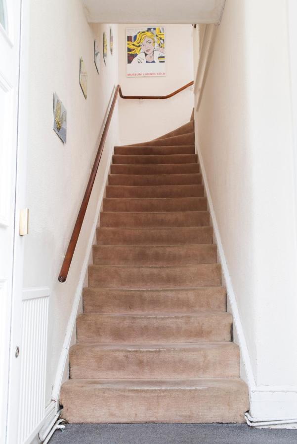 Great Loft & Location by Belsize Park tube - B&B Londra