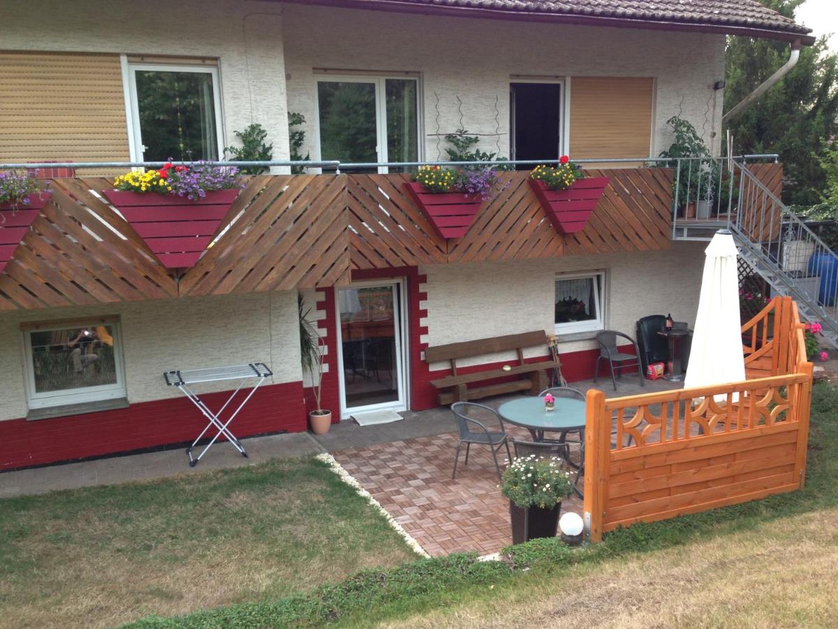 B&B Hemfurth-Edersee - Ferienwohnung Caroline - Bed and Breakfast Hemfurth-Edersee