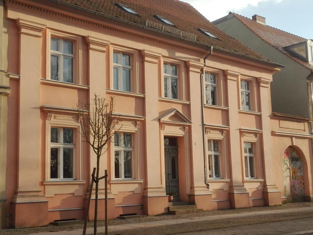 B&B Neuruppin - Bed&Breakfast Wagner "im Alten Pfarrhaus" - Bed and Breakfast Neuruppin