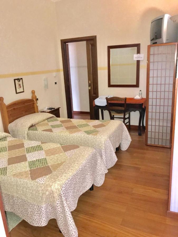 Twin Room with Private Bathroom