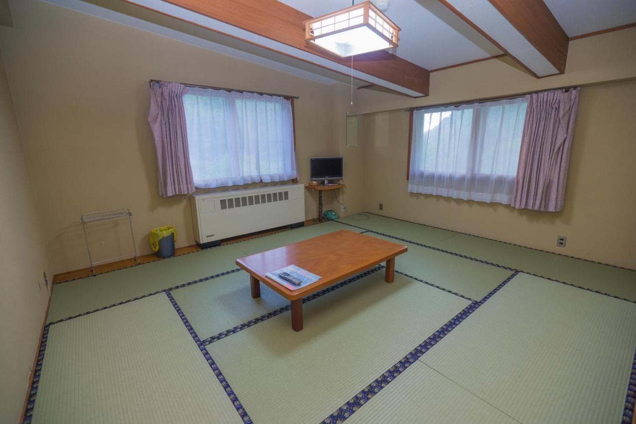 Habitación Familiar de estilo japonés con aseo compartido