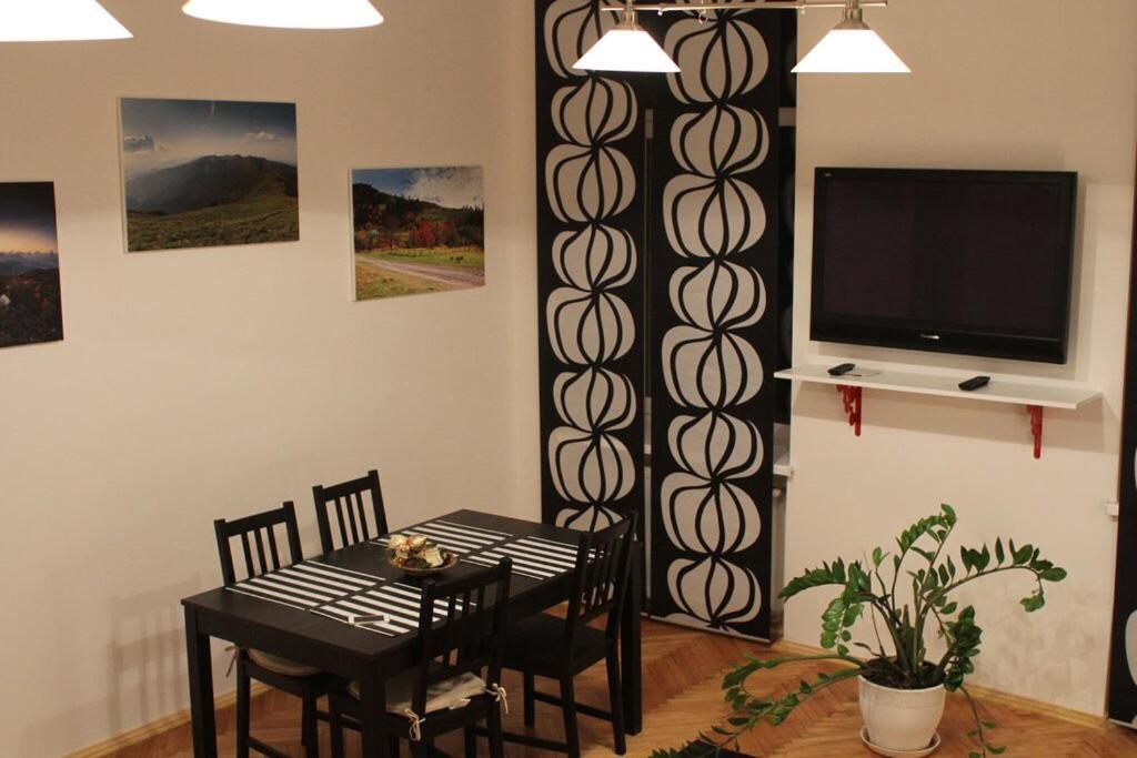Apartment with Balcony on Kulisha Street 39