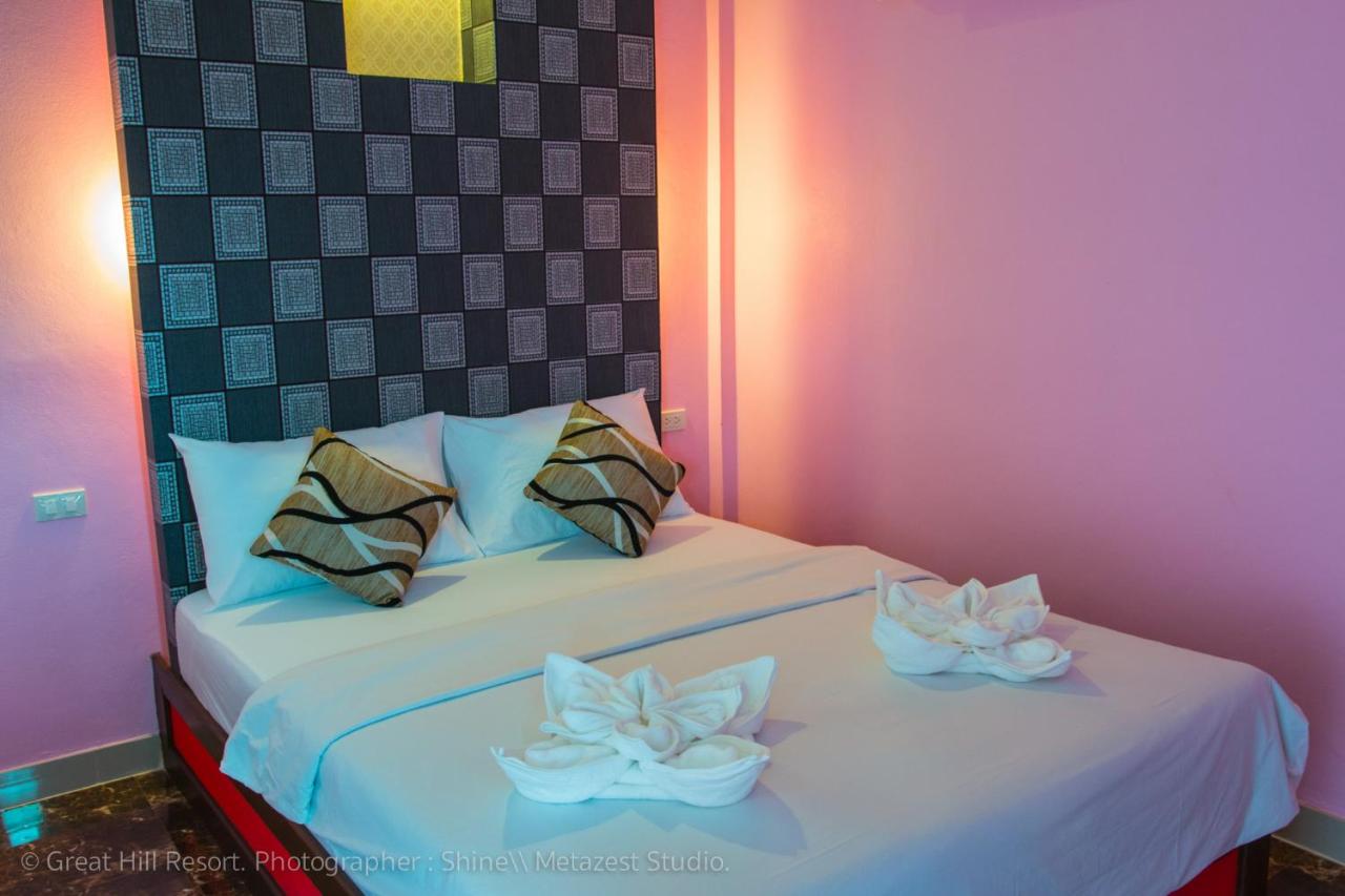 Standard Queen Room