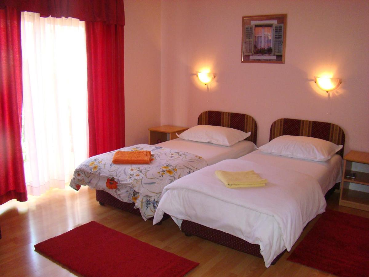 Apartment mit Balkon