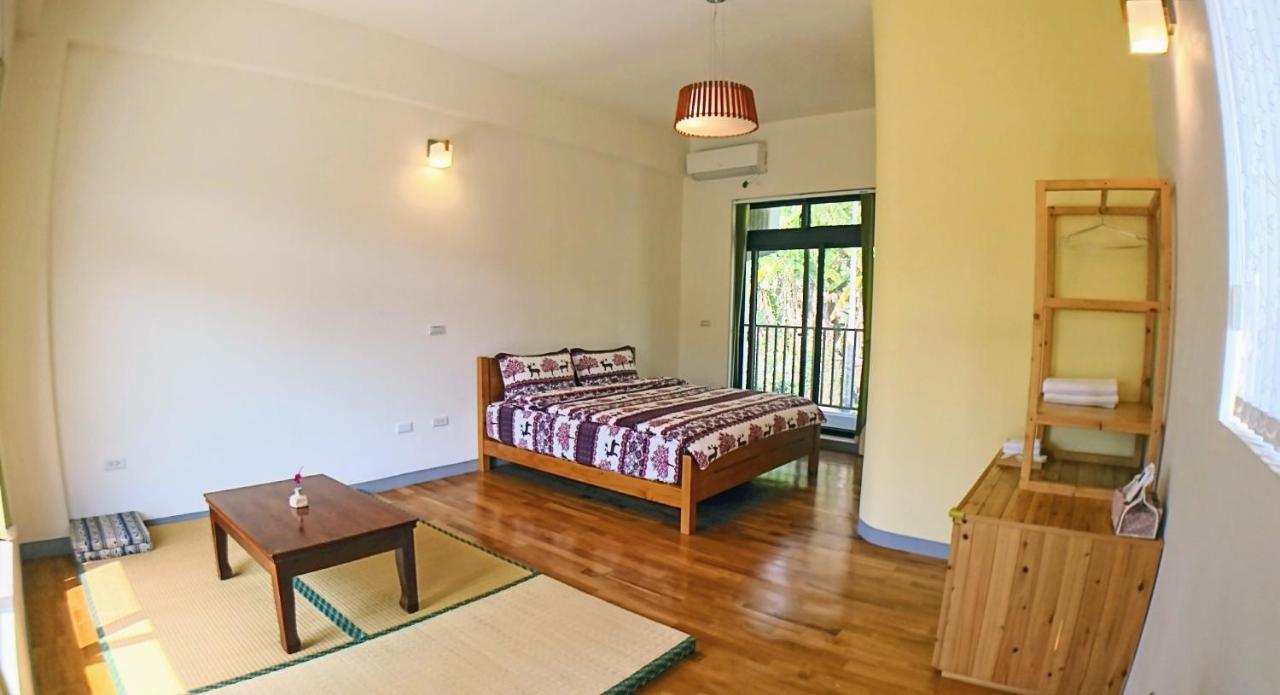 Kamer met Kingsize Bed en Uitzicht op de Bergen