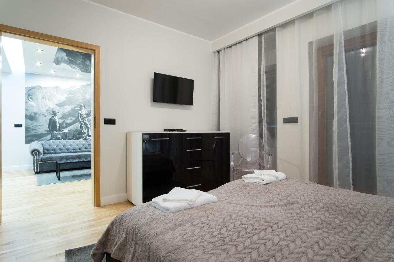 Deluxe Two-Bedroom Apartment II