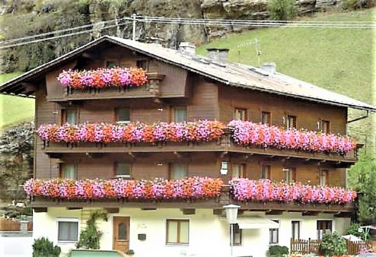Haus Ria - B&B